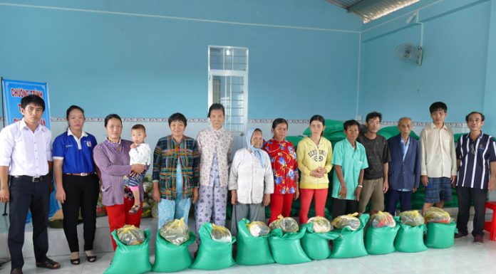 Khám Chữa Bệnh, Trao Nhà Tình Thương Tại Tỉnh Bến Tre