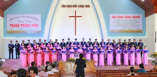 Thông Công Ban Trung Tráng Niên Tại Nhà Thờ Tin Lành Phương Hòa