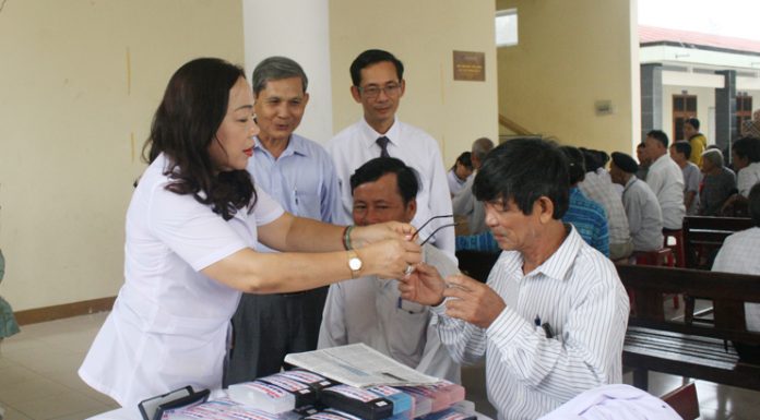 Quảng Nam: Khám Bệnh, Phát Thuốc Từ Thiện Tại Huyện Thăng Bình