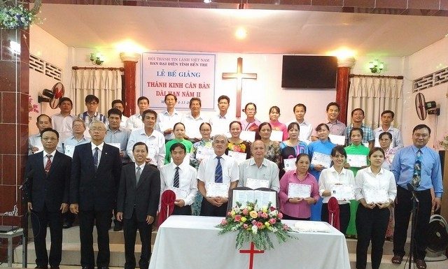 Bế Giảng Thánh Kinh Căn Bản Dài Hạn 2017 Tỉnh Bến Tre
