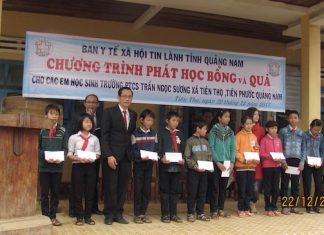 Quảng Nam: Hơn 2000 Học Sinh Nhận Quà Giáng Sinh