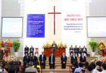 07 Tân Mục Sư Được Tấn Phong Tại Nhà Thờ Đà Nẵng