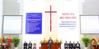 07 Tân Mục Sư Được Tấn Phong Tại Nhà Thờ Đà Nẵng