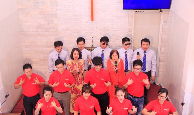 Tín Hữu Khiếm Thính – Khiếm Thị Tham Gia Truyền Giảng Tin Lành