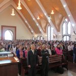 7-Quang-canh-ben-trong-nha-tho-boi-linh-Phu-nu