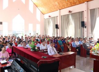 Mục Sư Hội Trưởng Bồi Linh Cho Trung Tráng Niên Tại Đồng Nai