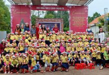 Trẻ Mẫu Giáo Đến Nhà Thờ Tìm Hiểu Lễ Giáng Sinh