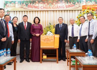 Phó Chủ Tịch Nước Thăm, Chúc Mừng Giáng Sinh Hội Thánh Tin Lành Việt Nam