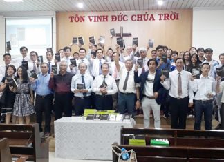 Ủy Ban Thanh Thiếu Nhi Giới Thiệu Quyển “Kinh Thánh Mục Vụ Thể Thao”