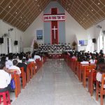 1-Quang-canh-buoi-le-trong-nha-tho