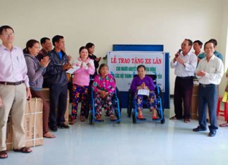 Phú Yên: Trao Tặng Xe Lăn Cho Đồng Bào Nghèo Khuyết Tật