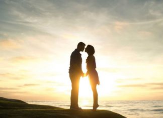 Hôn Trước Khi Cưới Có Phạm Tội Không?