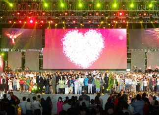 Thánh Nhạc “Chúa Tình Yêu Giáng Sinh” 2019 Tại SVĐ Phú Thọ: Hàng Chục Ngàn Người Được Nghe Phúc Âm, Gần 2.000 Người Tin Chúa
