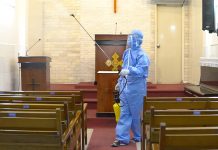 Clip Hướng Dẫn Phun Khử Trùng Trong Nhà Thờ