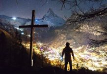 Trở Về Bên Chân Thập Tự