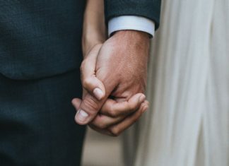 Yêu Vợ Như Chúa Yêu Nàng – 10 Nguyên Tắc Yêu Vợ Mà Người Chồng Cần Áp Dụng