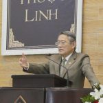 Mục-sư-Hội-trưởng-giảng-Lời-Chúa-cho-Hội-đồng