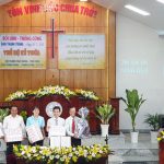 Trao-quà-lưu-niệm-cho-các-Ban-Thanh-Tráng