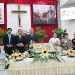 5.Quà-Tri-ân-các-Mục-sư-Tiền-Nhiệm