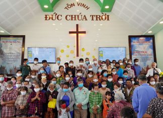 Tặng Kính Lão – Chia Sẻ Niềm Tin Tại Sóc Trăng