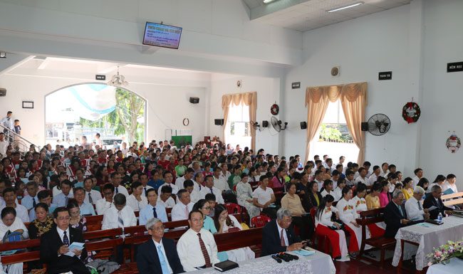 Bình Dương: Bồi Linh – Thông Công Trung Tráng Niên – Thanh Tráng Tại Hội Thánh Cây Trường