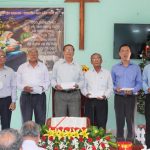 Trao-tiền-hổ-trợ-cho-các-HT-tổ-chức-CT-truyền-giảng