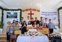 UB. YTXH: Huấn luyện và trao tặng tủ thuốc tại Khánh Hòa