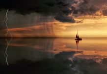 VƯỢT QUA BÃO TỐ