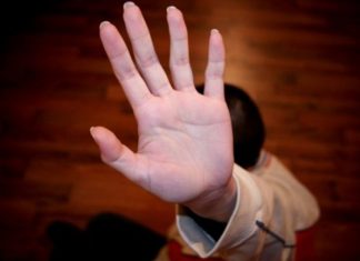 Bốn Bước Xử Trí Khi Con Tỏ Thái Độ Thiếu Tôn Trọng