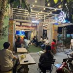 Hình-H-25-các-thân-hữu-xem-màn-hình