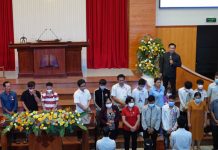 19 Người Tin Chúa Trong Đêm Truyền Giảng Tại HTTL Thông Tây Hội