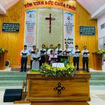 Các-khoá-sinh-tốt-nghiệp-tôn-vinh-Chúa-TC-377