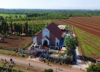 Cung Hiến Nhà Thờ Tin Lành Buôn Tah, Đăk Lăk