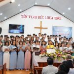 Các Khóa sinh Tôn Vinh Chúa