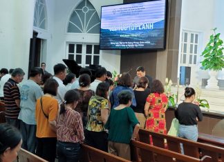 Đà Nẵng: Truyền Giảng Tại HTTL Hòa Mỹ Ngay Sau Mưa Lụt Nghiêm Trọng