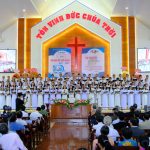 Ban-hát-lễ-100-người-tuyển-chọn-từ-các-HT-tôn-vinh-Chúa