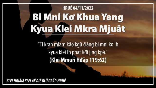 Mashhurlarning kokraklari fotosuratlari