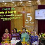 H10b-Hội-Thánh-có-quà-cho-Truyền-đạo-Phạm-Phước-Ạn—Phụ-trách-HN-Vĩnh-Lộc