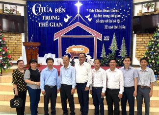 Doanh Nhân Cơ Đốc Tỉnh Bến Tre Trao Tặng Quà Yêu Thương Cho Các Hội Thánh Nhân Dịp Giáng Sinh 2022