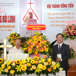 010.Đại diện chính quyền các cấp chúc mừng (Custom)