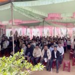 10. Quang cảnh bên ngoài nhà thờ. (Custom)