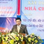 5. MS. Lê Minh Tân cầu nguyện đáp ứng lời Chúa.