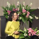 8. Bà Mục sư Trần Văn Hoàng cầu nguyện tất lễ (Custom)