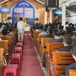 9. Quang cảnh bên trong nhà thờ. (Custom)