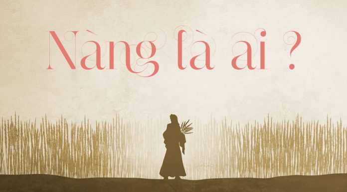 Thơ: Nàng Là Ai?