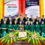 Các Giáo Phẩm chụp ảnh lưu niệm với Diễn Giả.