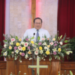 3. Ms Nguyễn Thanh Hồng cầu nguyện khai lễ