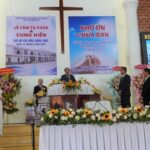 Ms Phan Vĩnh Cự PHT I giảng lễ và đại diện TLH tiếp nhận cơ sở CĐGD Chi hội Bến Gỗ