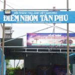 Điểm Nhóm Tân Phú, bên ngoài.