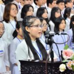 Khóa sinh Võ Nhựt Linh – HTTL Sa đéc thay cho các khóa sinh đọc diễn văn tri ân khóa học